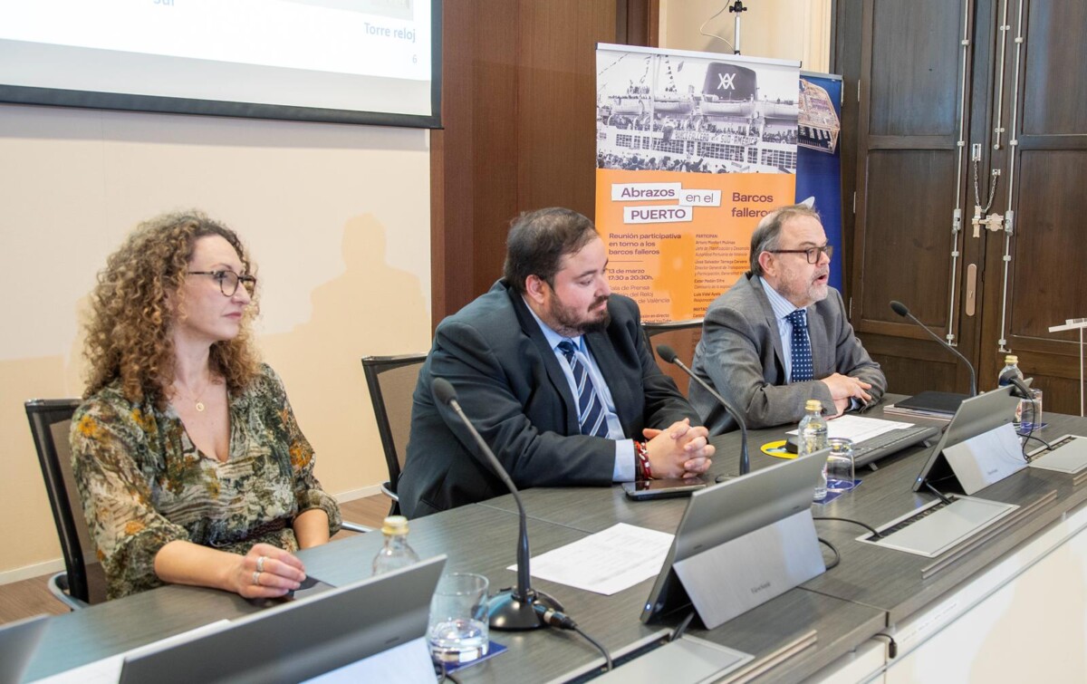 Una delegación de los Centros Valencianos en el Exterior visita la